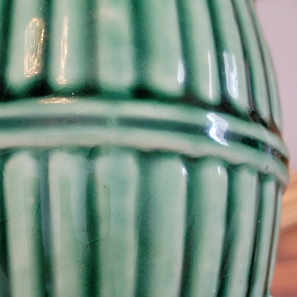 Vintage USA Pottery Pot Belly Stove Vase ~ Decor ~ Green ~ Unique ~ Unsigned - Picture 12 of 13